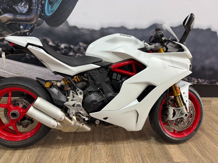 2018 DUCATI SUPERSPORT