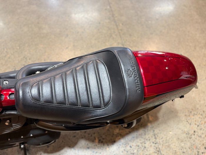 2017 Harley-davidson XC1200CX ROADSTER Red