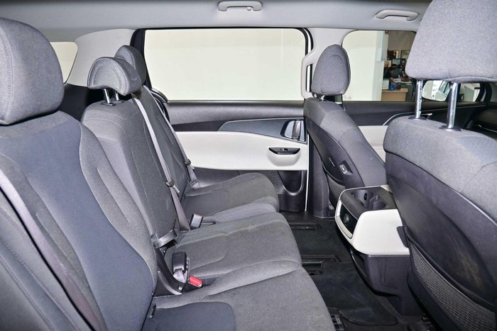 2023 Kia Carnival S