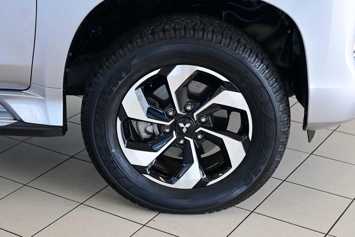 2025 Mitsubishi Pajero Sport GLS