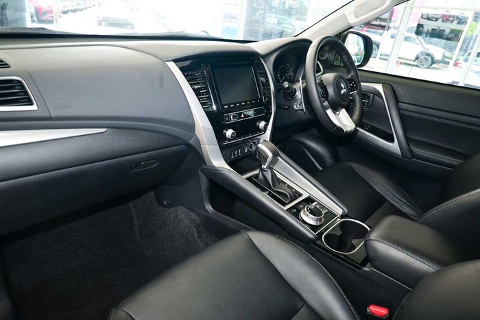 2025 Mitsubishi Pajero Sport GLS