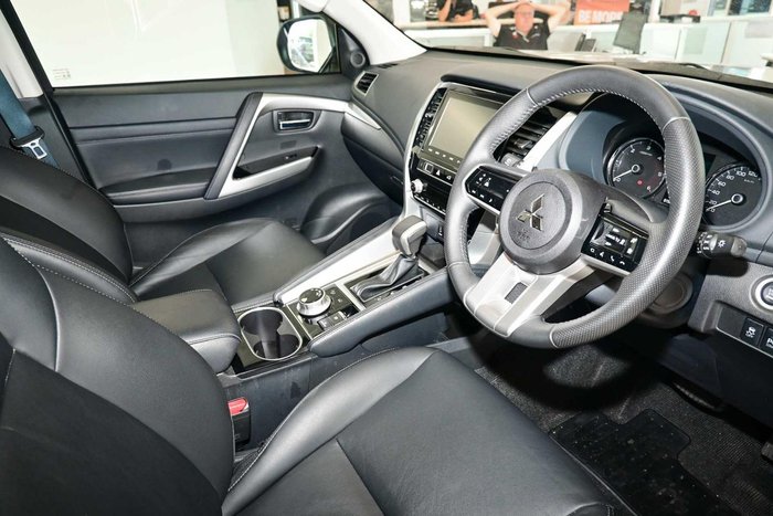 2025 Mitsubishi Pajero Sport GLS