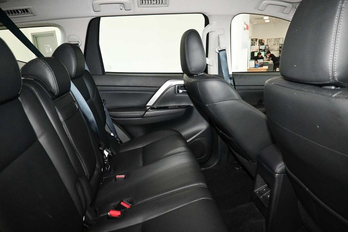 2025 Mitsubishi Pajero Sport GLS