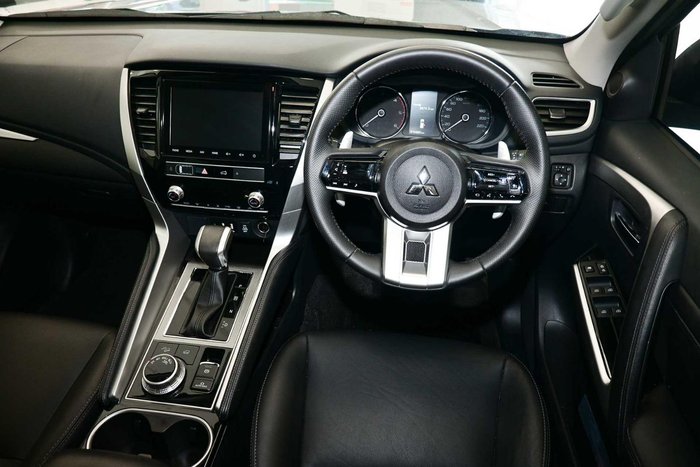 2025 Mitsubishi Pajero Sport GLS