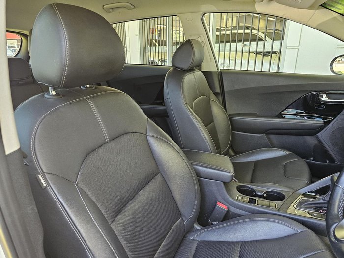 2021 Kia Niro Hybrid Sport DE MY22 Clear White