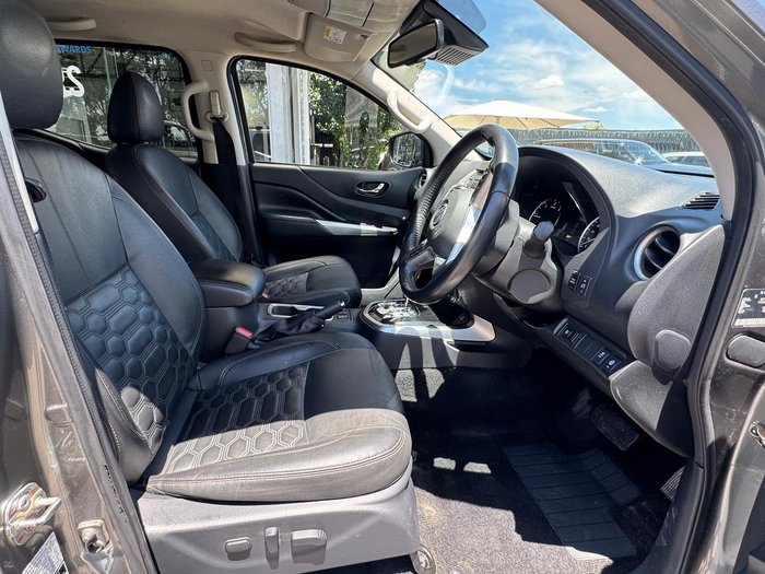 2021 Nissan Navara ST-X