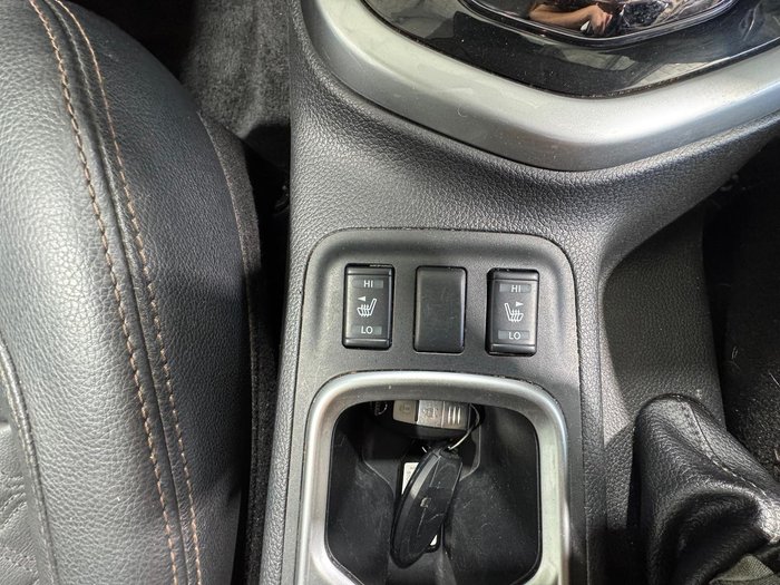 2021 Nissan Navara ST-X