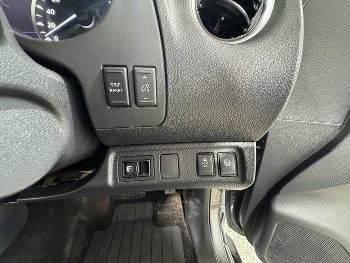 2021 Nissan Navara ST-X