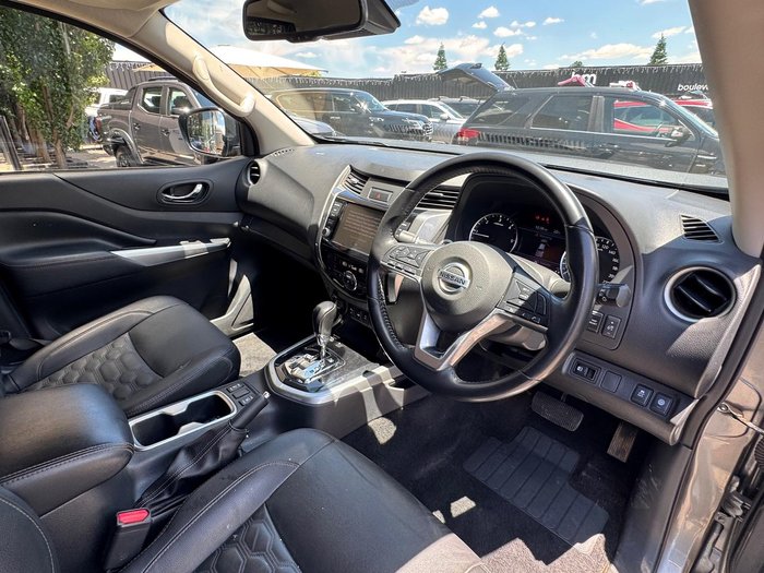 2021 Nissan Navara ST-X