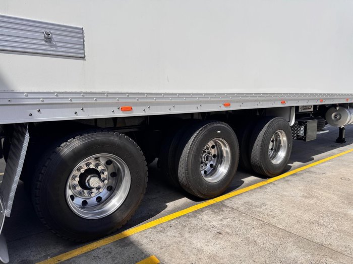 2016 Gray Star St3 22 Pallet -28 Freezer Double Stacker Rear Eavps