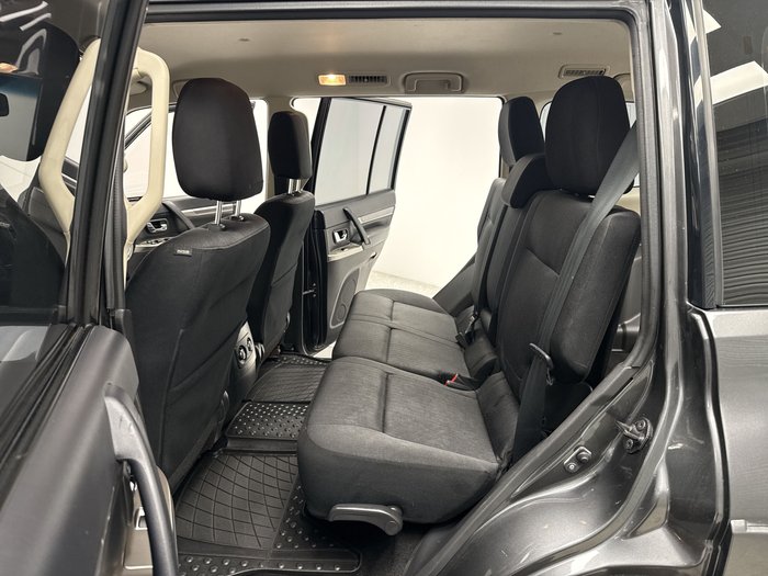 2019 Mitsubishi Pajero GLX