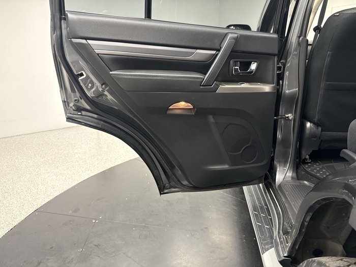 2019 Mitsubishi Pajero GLX