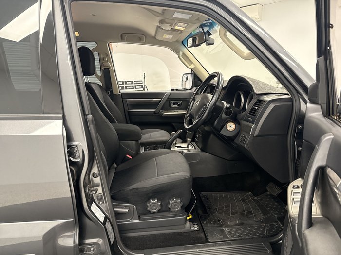 2019 Mitsubishi Pajero GLX