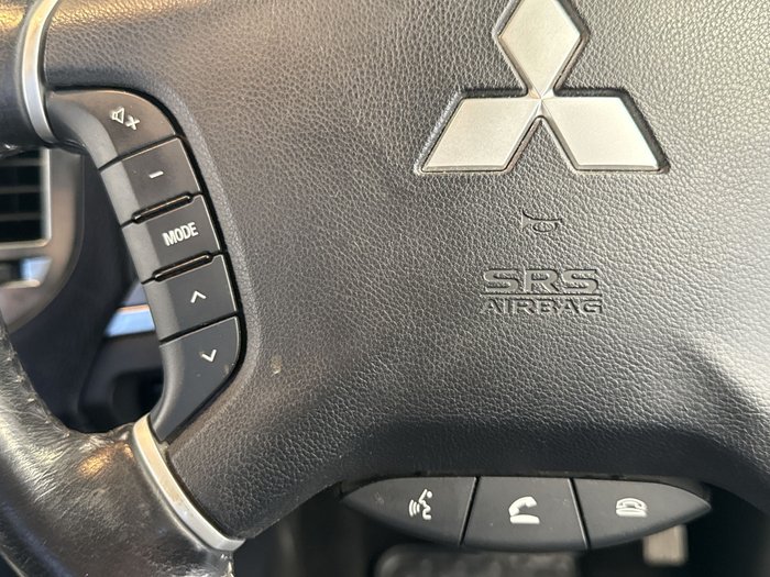 2019 Mitsubishi Pajero GLX