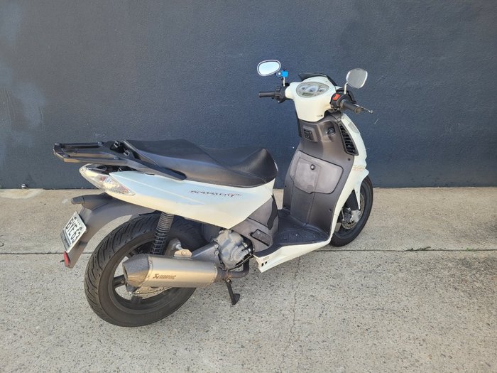 2010 APRILIA SPORTCITY CUBE 300 WHITE