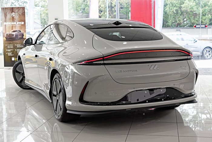 2025 MG IM5 Premium