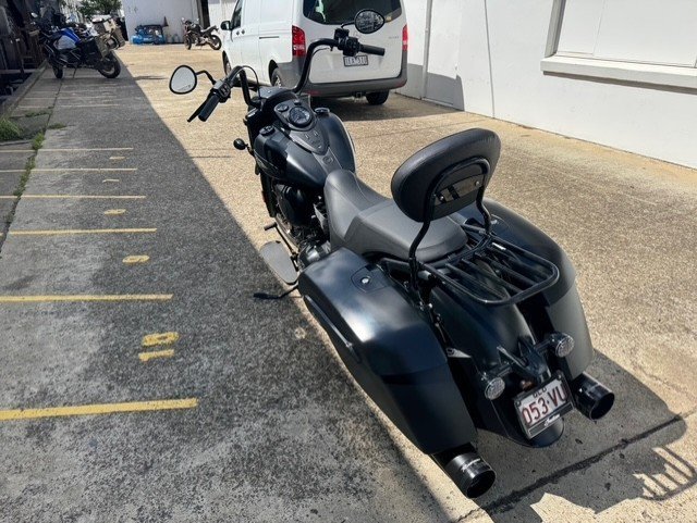 2021 Indian SPRINGFIELD DARK HORSE BLACK Black