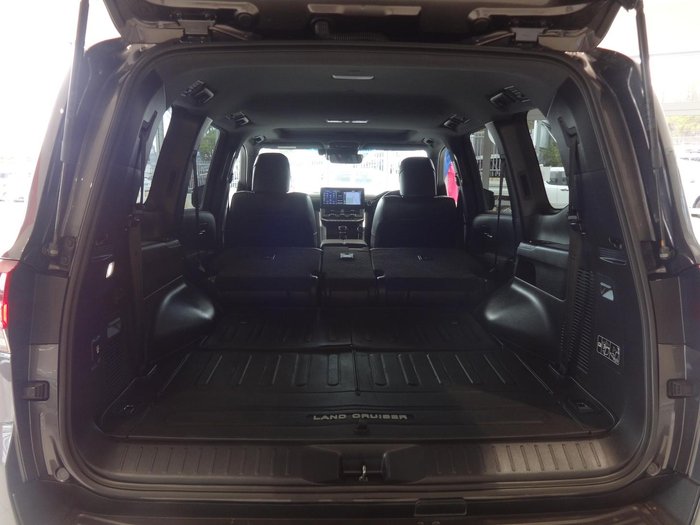 2023 Toyota Landcruiser VX