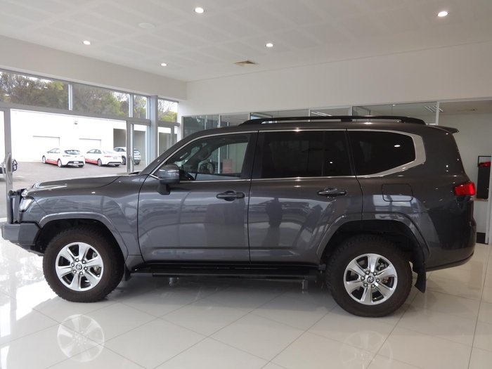 2023 Toyota Landcruiser VX