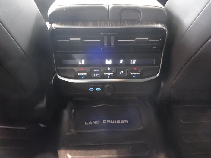 2023 Toyota Landcruiser VX