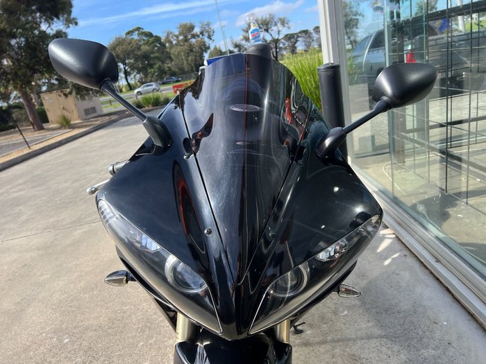 2005 Yamaha YZF-R1 BLACK
