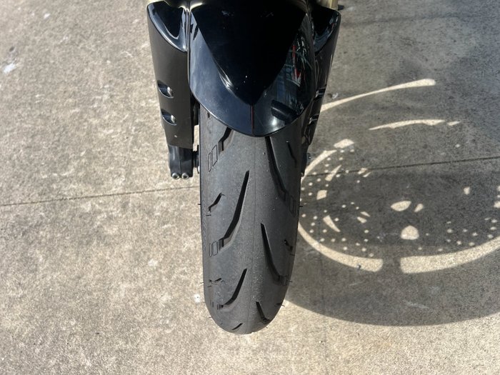 2005 Yamaha YZF-R1 BLACK