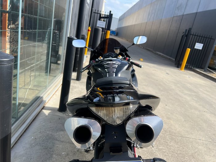 2005 Yamaha YZF-R1 BLACK