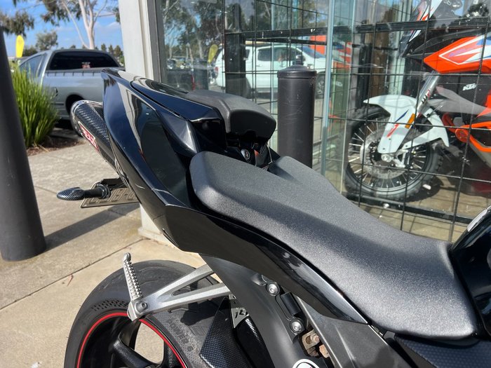 2005 Yamaha YZF-R1 BLACK