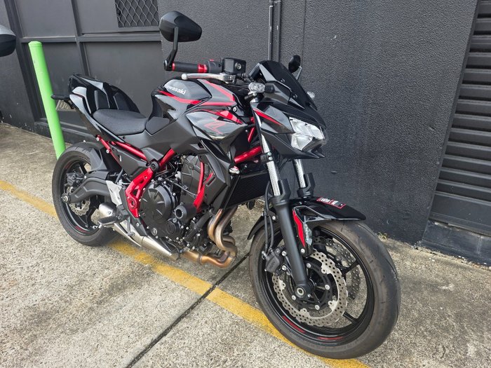 2025 Kawasaki Z650L (LAMS) RED