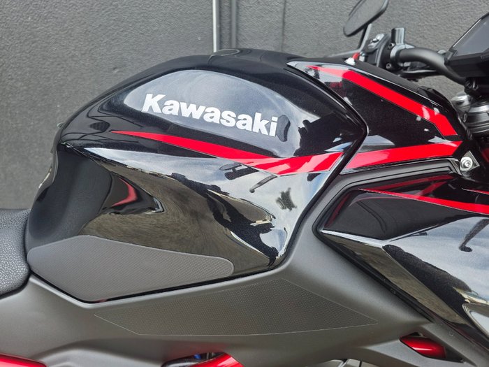 2025 Kawasaki Z650L (LAMS) RED