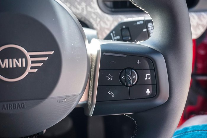 2025 MINI Cooper S Favoured