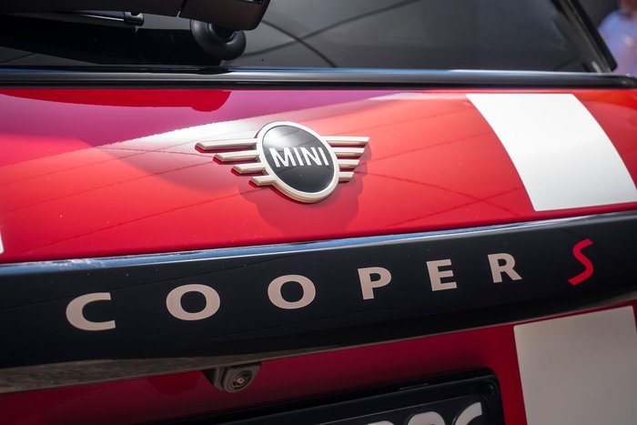 2025 MINI Cooper S Favoured