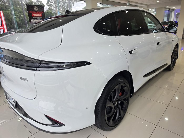 2025 MG IM6 Platinum
