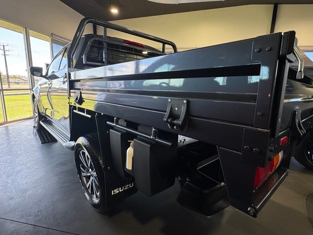 2025 Isuzu D-MAX 2024 Isuzu D-Max 4X4 Crew Cab Chassis LSU 3.0L Automatic Includes Steel Colour Coded Tray TOR4027 Obsidian Grey (554)