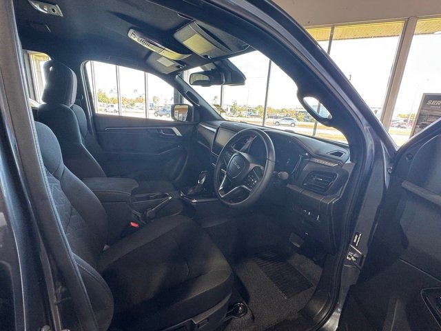 2025 Isuzu D-MAX 2024 Isuzu D-Max 4X4 Crew Cab Chassis LSU 3.0L Automatic Includes Steel Colour Coded Tray TOR4027 Obsidian Grey (554)