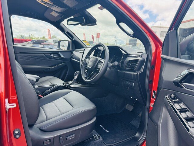2025 Isuzu MU-X 2025 Isuzu MU-X 4X4 LSM 1.9 L Automatic (UJOR508) Mineral White (527)