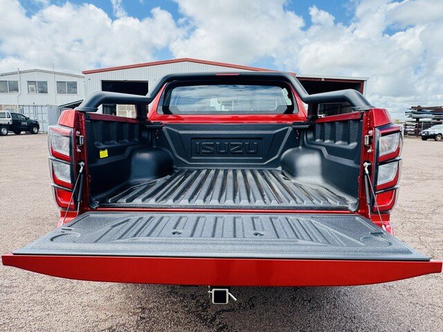 2025 Isuzu D-MAX 2024 Isuzu D-Max BLADE - 4X4 Crew Cab Ute - 3.0L TD Automatic Sunstone Orange Mica (595)