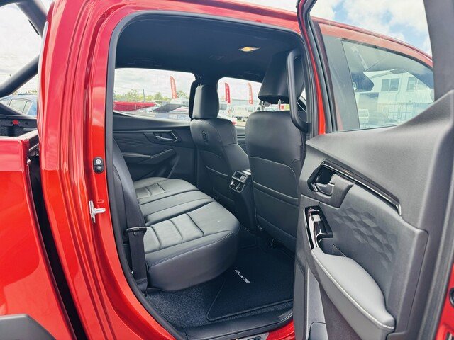 2025 Isuzu D-MAX 2024 Isuzu D-Max BLADE - 4X4 Crew Cab Ute - 3.0L TD Automatic Sunstone Orange Mica (595)