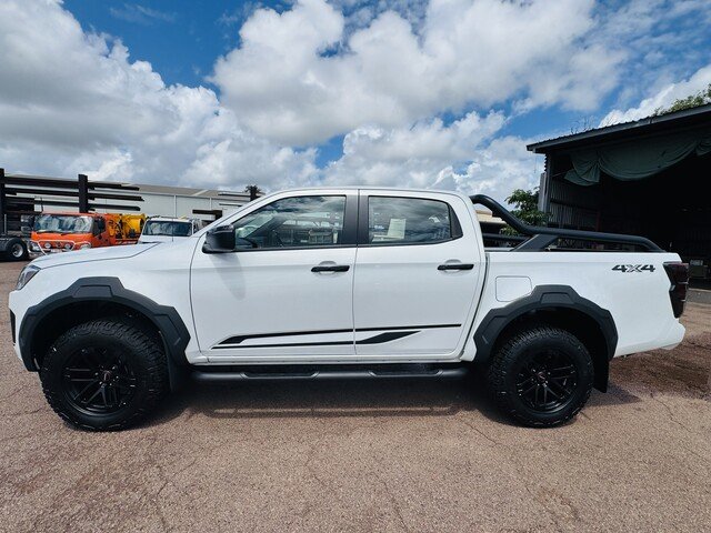 2025 Isuzu D-MAX 2024 Isuzu D-Max 4X4 Crew Cab UTE BLADE 3.0L Automatic Moonstone White (575)