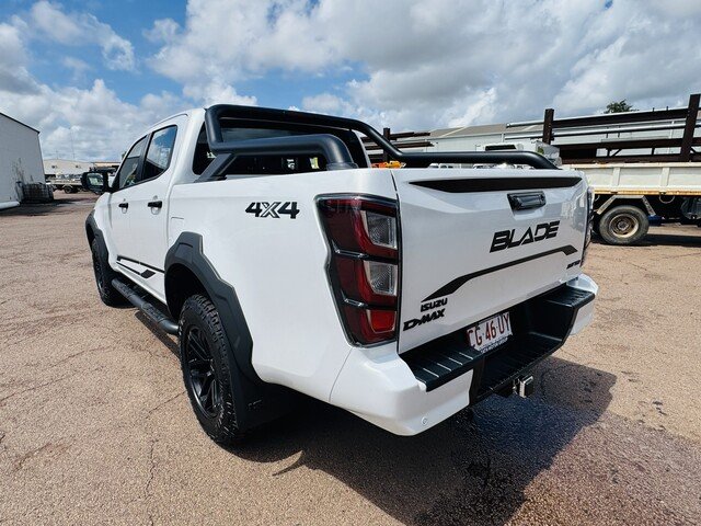 2025 Isuzu D-MAX 2024 Isuzu D-Max 4X4 Crew Cab UTE BLADE 3.0L Automatic Moonstone White (575)