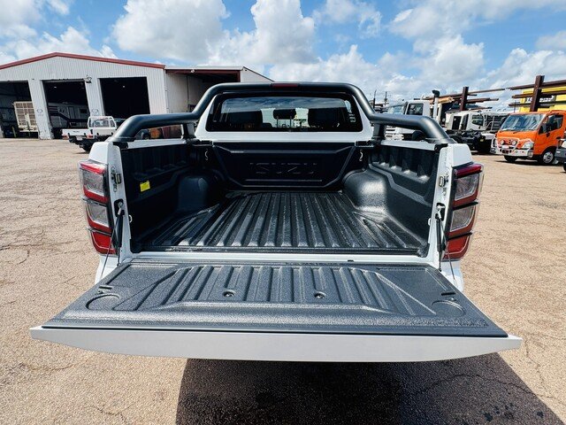 2025 Isuzu D-MAX 2024 Isuzu D-Max 4X4 Crew Cab UTE BLADE 3.0L Automatic