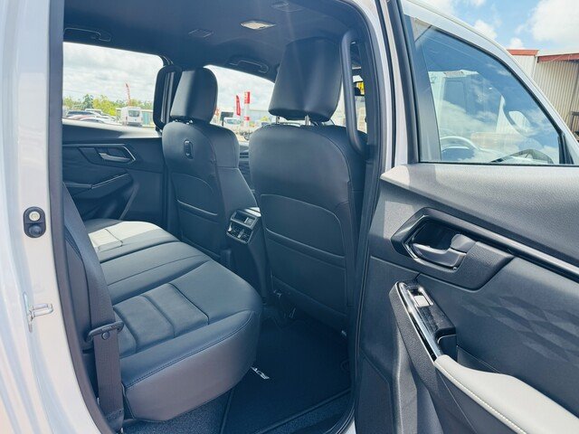 2025 Isuzu D-MAX 2024 Isuzu D-Max 4X4 Crew Cab UTE BLADE 3.0L Automatic Moonstone White (575)