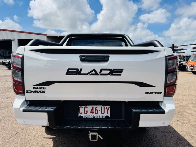 2025 Isuzu D-MAX 2024 Isuzu D-Max 4X4 Crew Cab UTE BLADE 3.0L Automatic Moonstone White (575)
