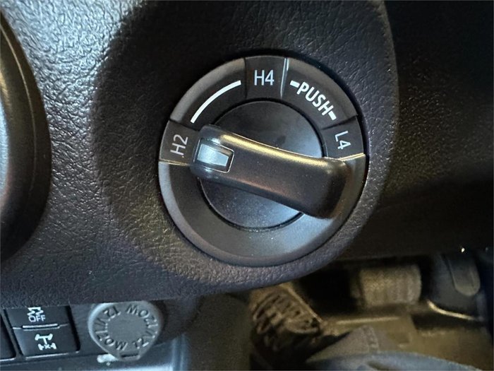 2022 Toyota Hilux SR