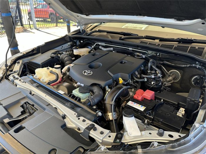 2022 Toyota Hilux SR