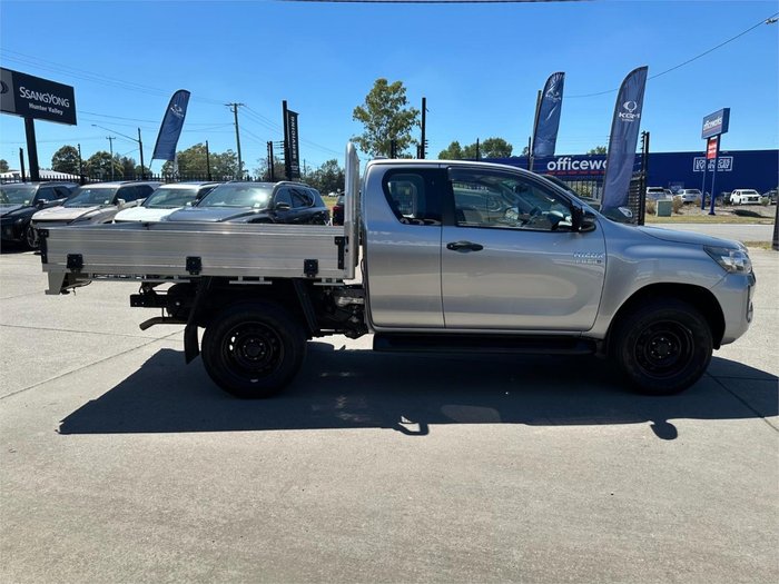 2022 Toyota Hilux SR