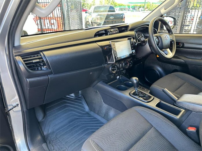 2022 Toyota Hilux SR