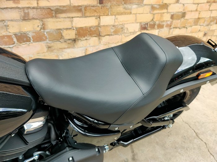 2025 HARLEY-DAVIDSON LOW RIDER S 117 (FXLRS) ROAD BLACK