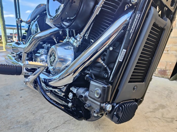 2023 HARLEY-DAVIDSON SOFTAIL STANDARD 107 (FXST) ROAD BLACK