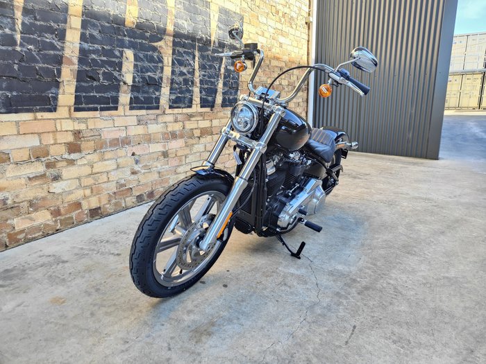 2023 HARLEY-DAVIDSON SOFTAIL STANDARD 107 (FXST) ROAD BLACK